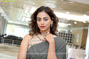 Kamakshi Bhaskarla Latest HD Stills, Photo Gallery