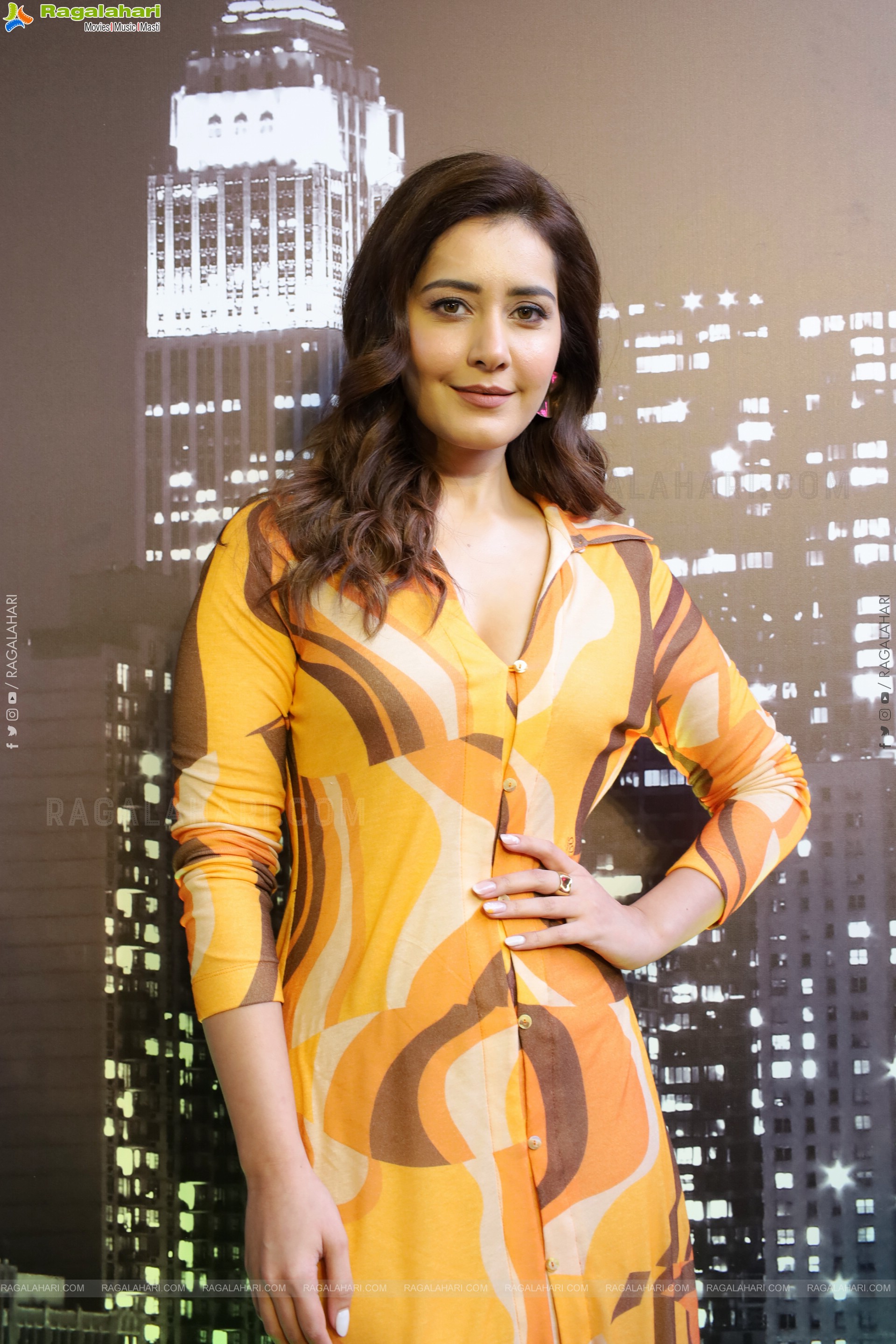 Raashi Khanna at Mirrors Launch, HD Gallery