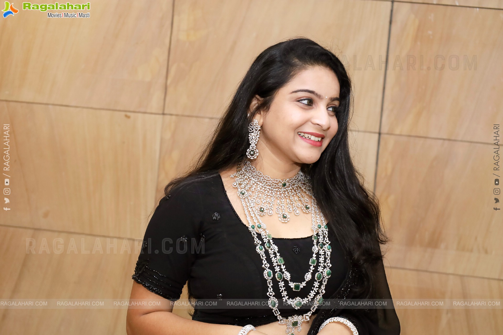 Siri Latest Stills, HD Gallery