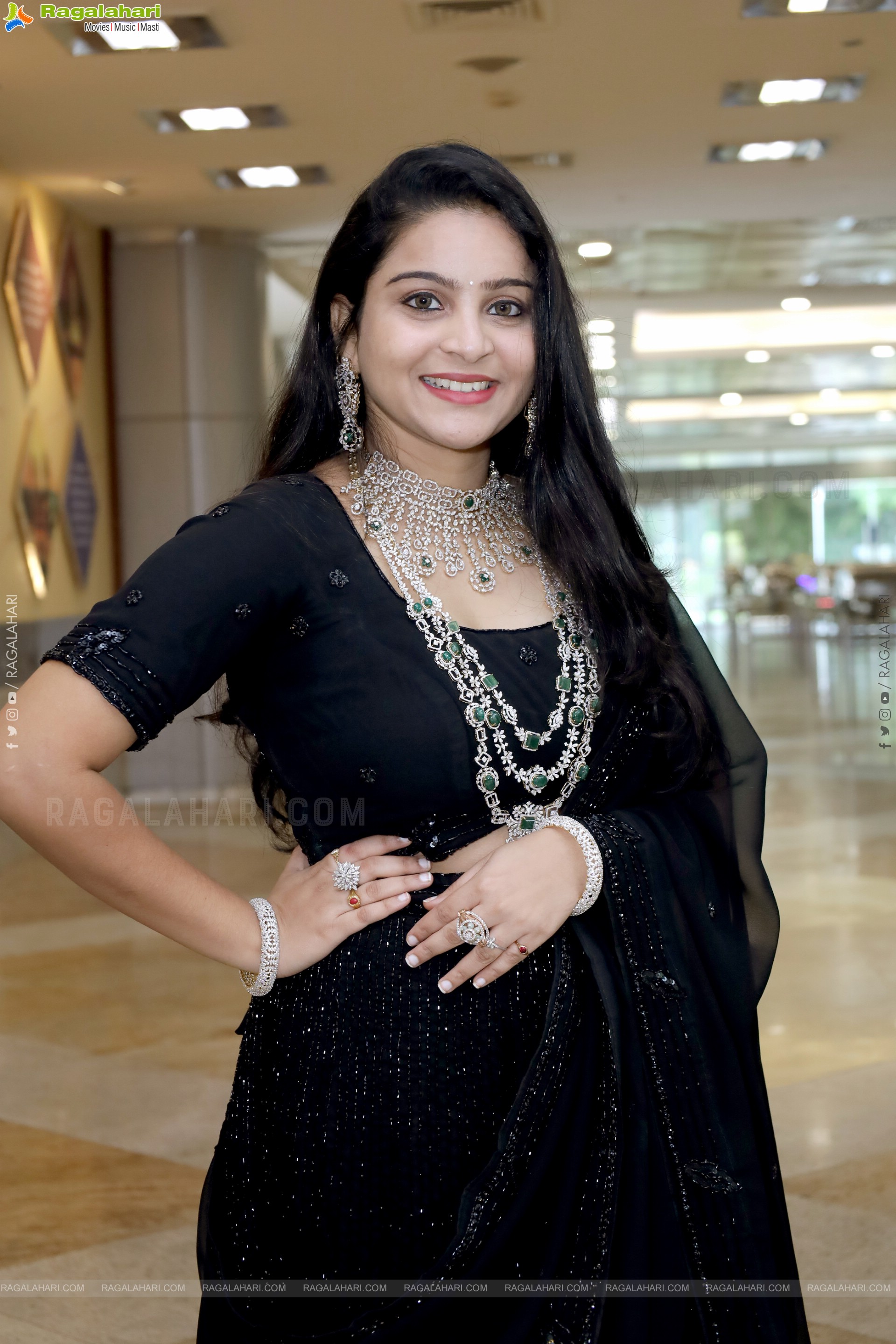 Siri Latest Stills, HD Gallery