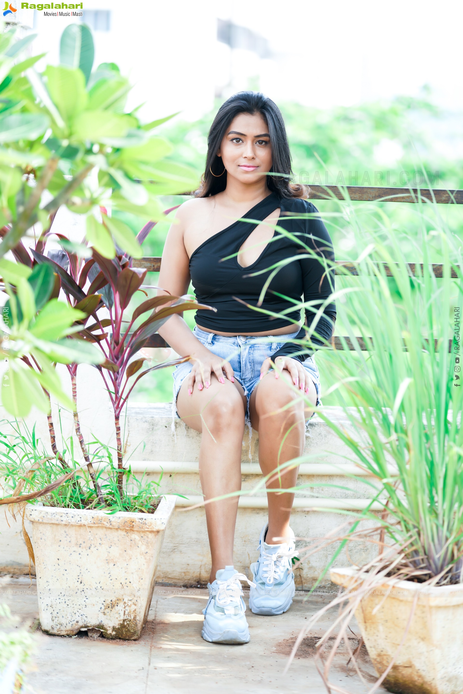 Kajal Tiwari Exclusive Photoshoot, HD Photo Gallery