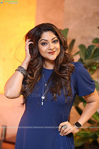 Abhirami at Bhale Unnade Pre Release Event, HD Gallery