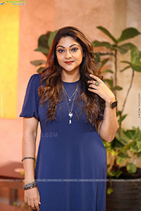 Abhirami at Bhale Unnade Pre Release Event, HD Gallery