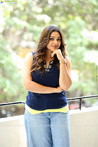 Abhirami at Bhale Unnade Interview, HD Gallery 