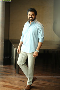 Karthi at Sathyam Sundaram Movie Interview, HD Gallery