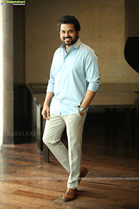 Karthi at Sathyam Sundaram Movie Interview, HD Gallery