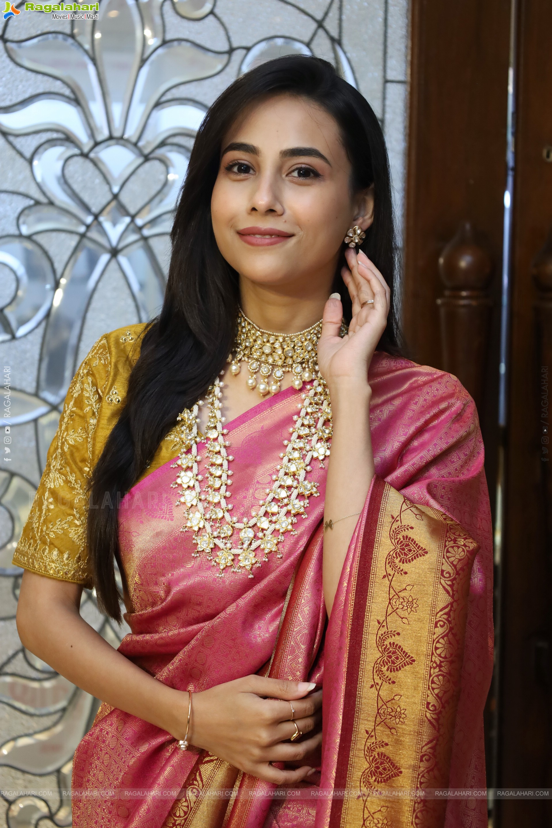 Nishat Shaik Latest HD Stills, Photo Gallery