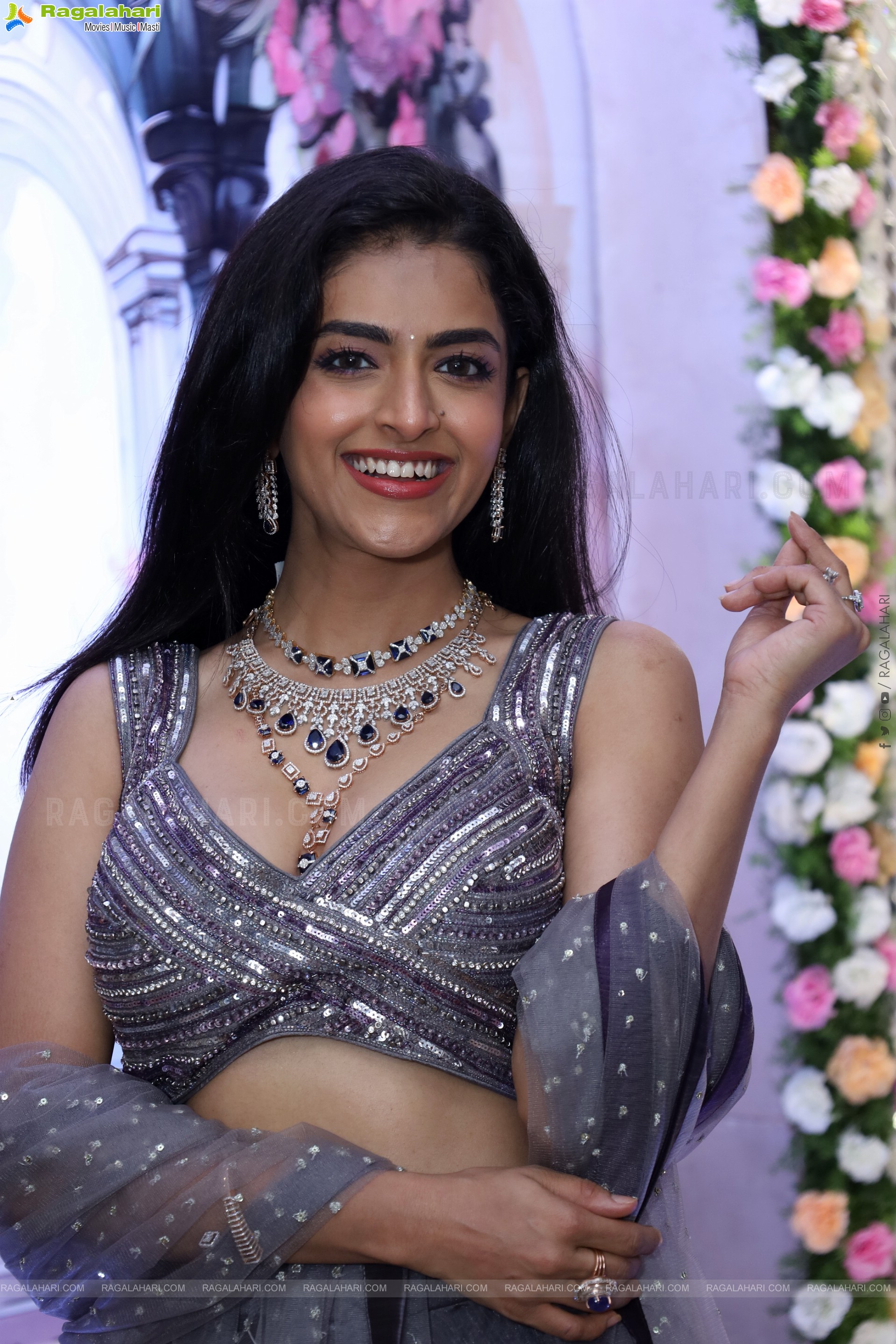 Prachi Thaker Latest Photohoot Stills, HD Gallery