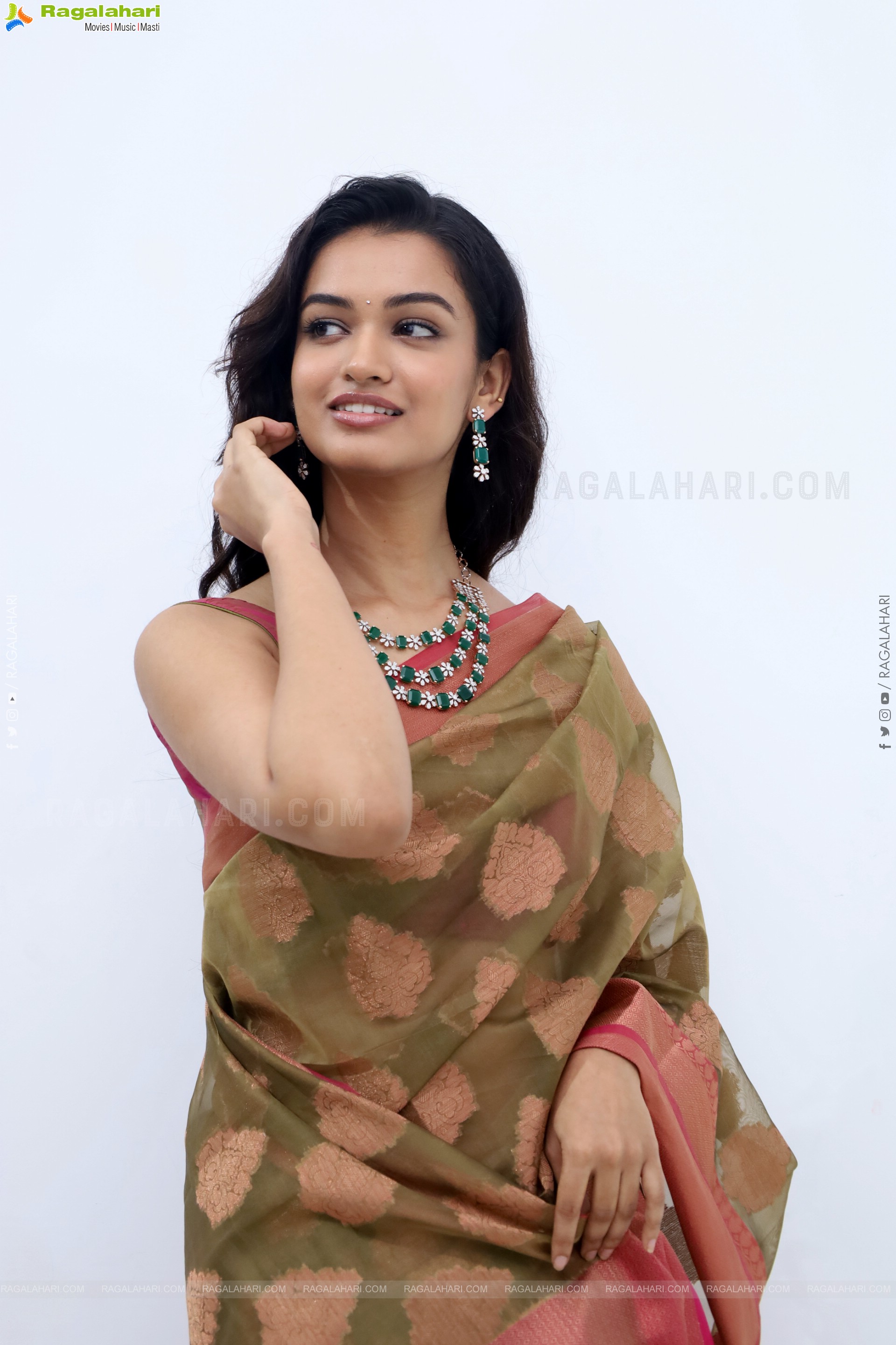 Pragnya Ayyagari Latest HD Stills, Photo Gallery