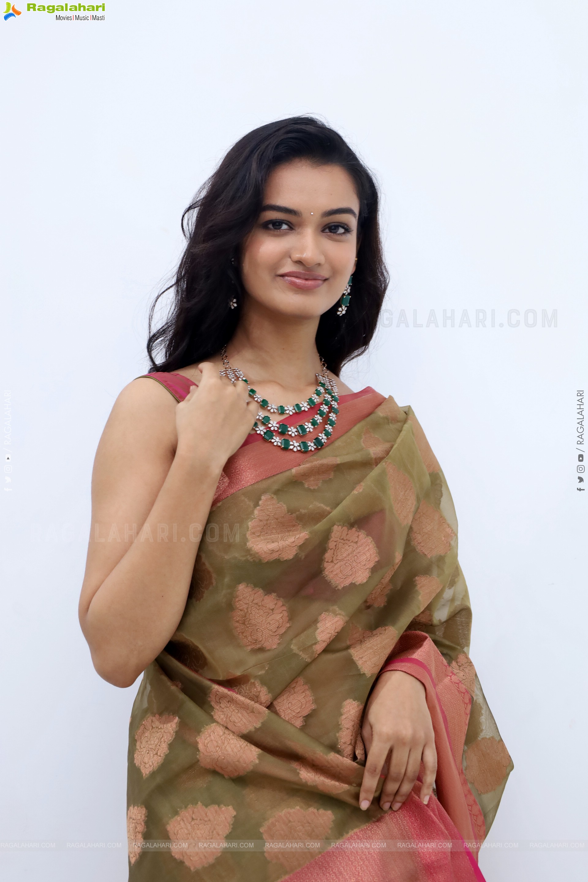 Pragnya Ayyagari Latest HD Stills, Photo Gallery