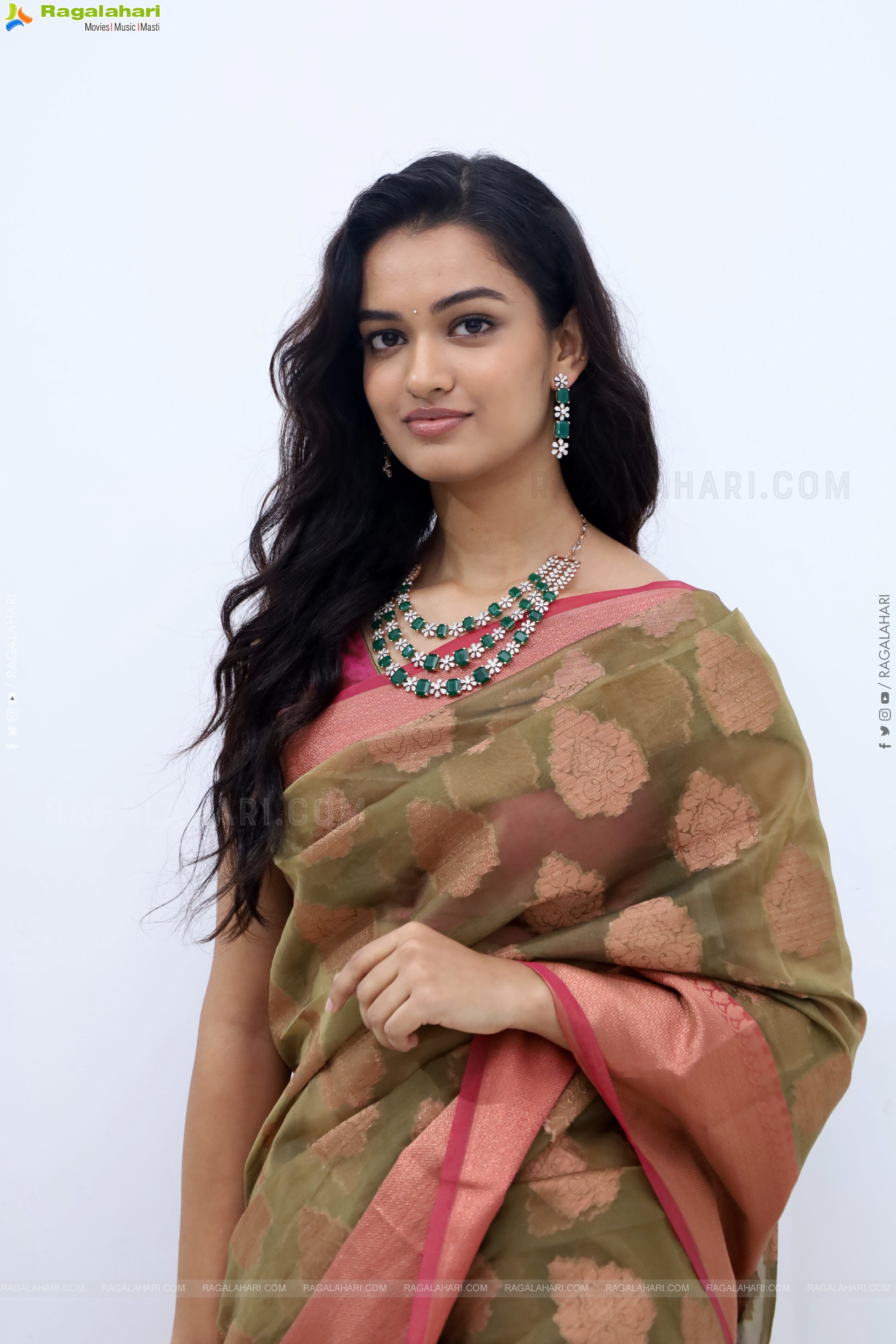 Pragnya Ayyagari Latest HD Stills, Photo Gallery