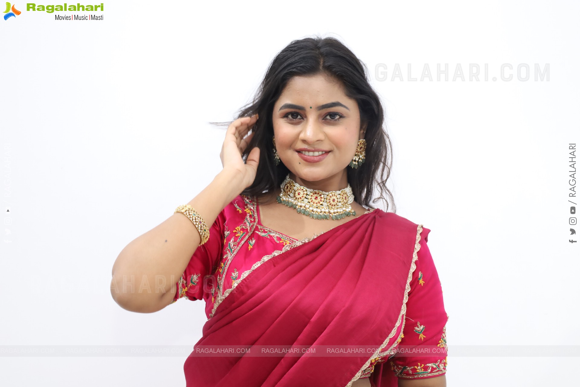 Siri Papa Latest Photoshoot Stills, HD Gallery