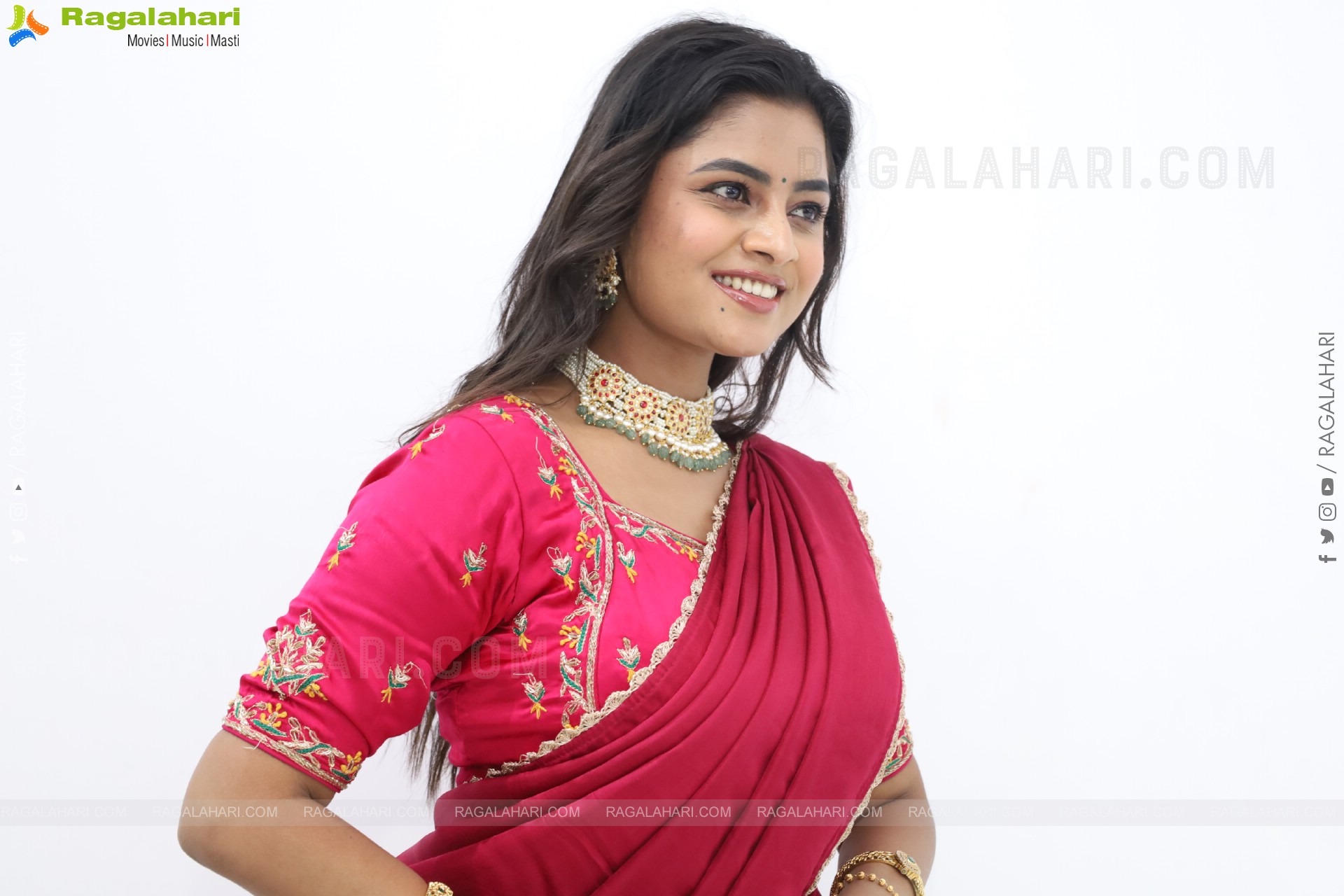 Siri Papa Latest Photoshoot Stills, HD Gallery