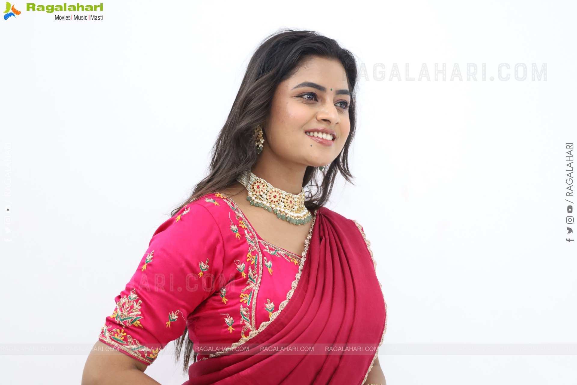 Siri Papa Latest Photoshoot Stills, HD Gallery