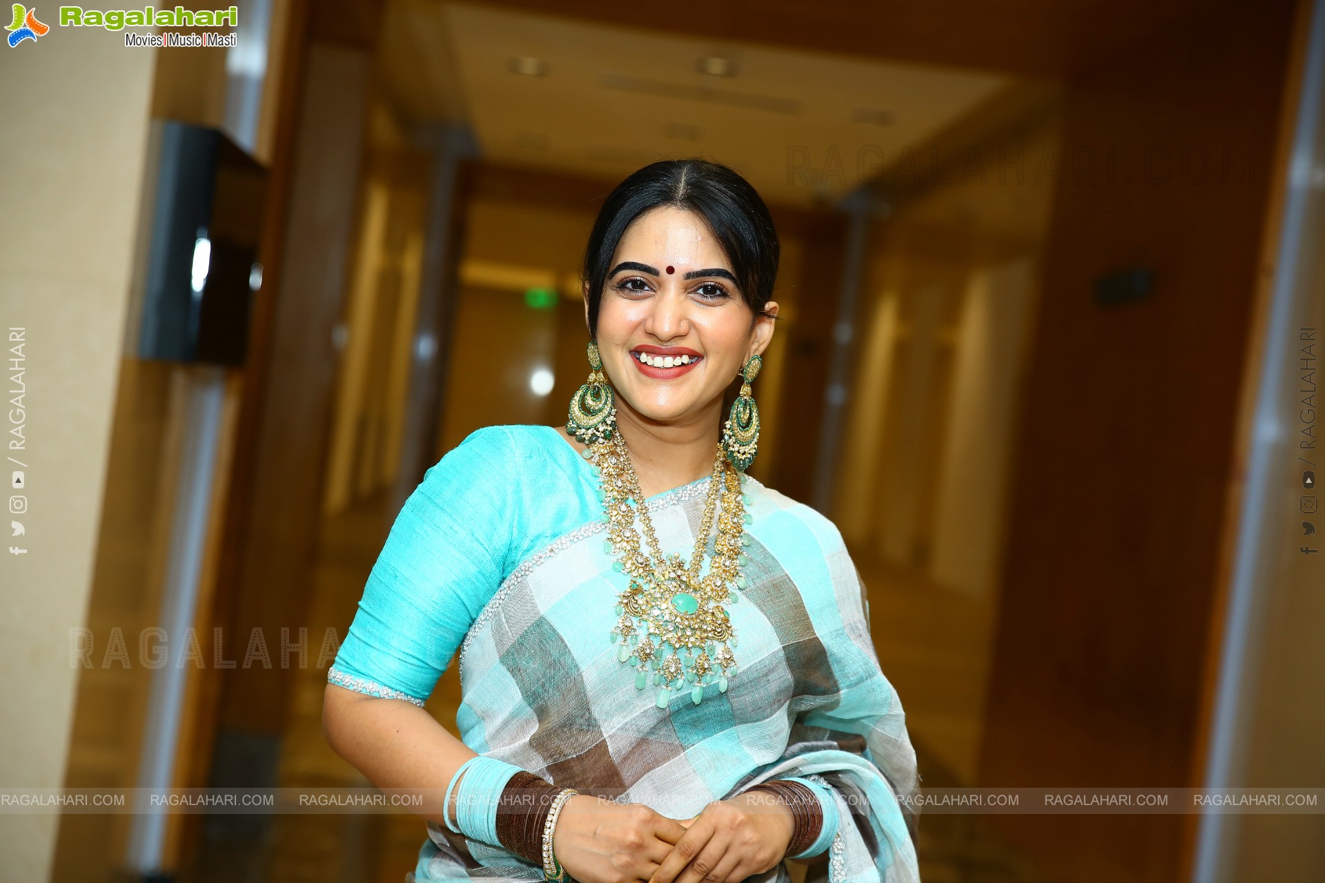 Sravanthi Chokarapu at Hi Life Jewels Event, HD Gallery