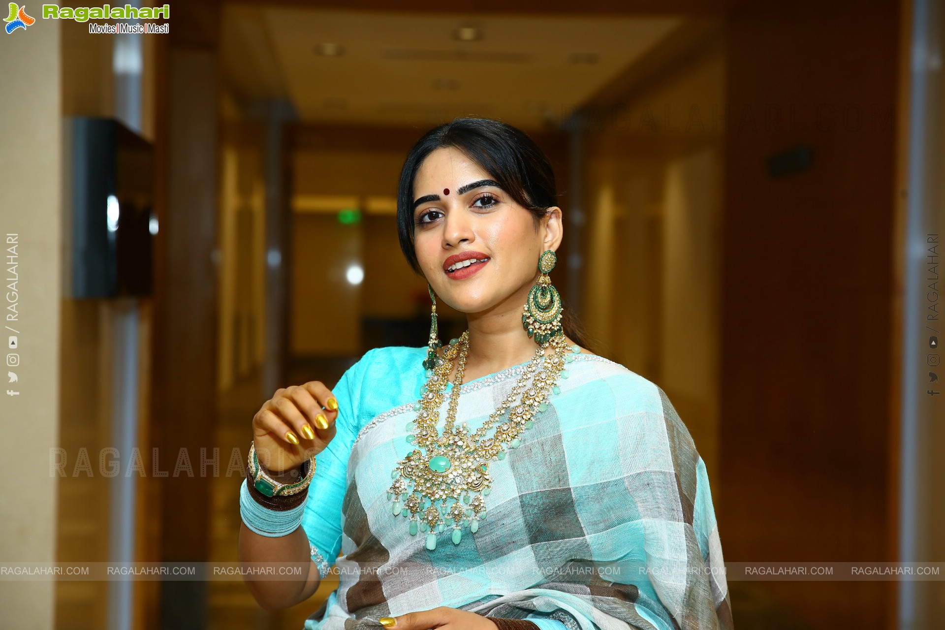 Sravanthi Chokarapu at Hi Life Jewels Event, HD Gallery