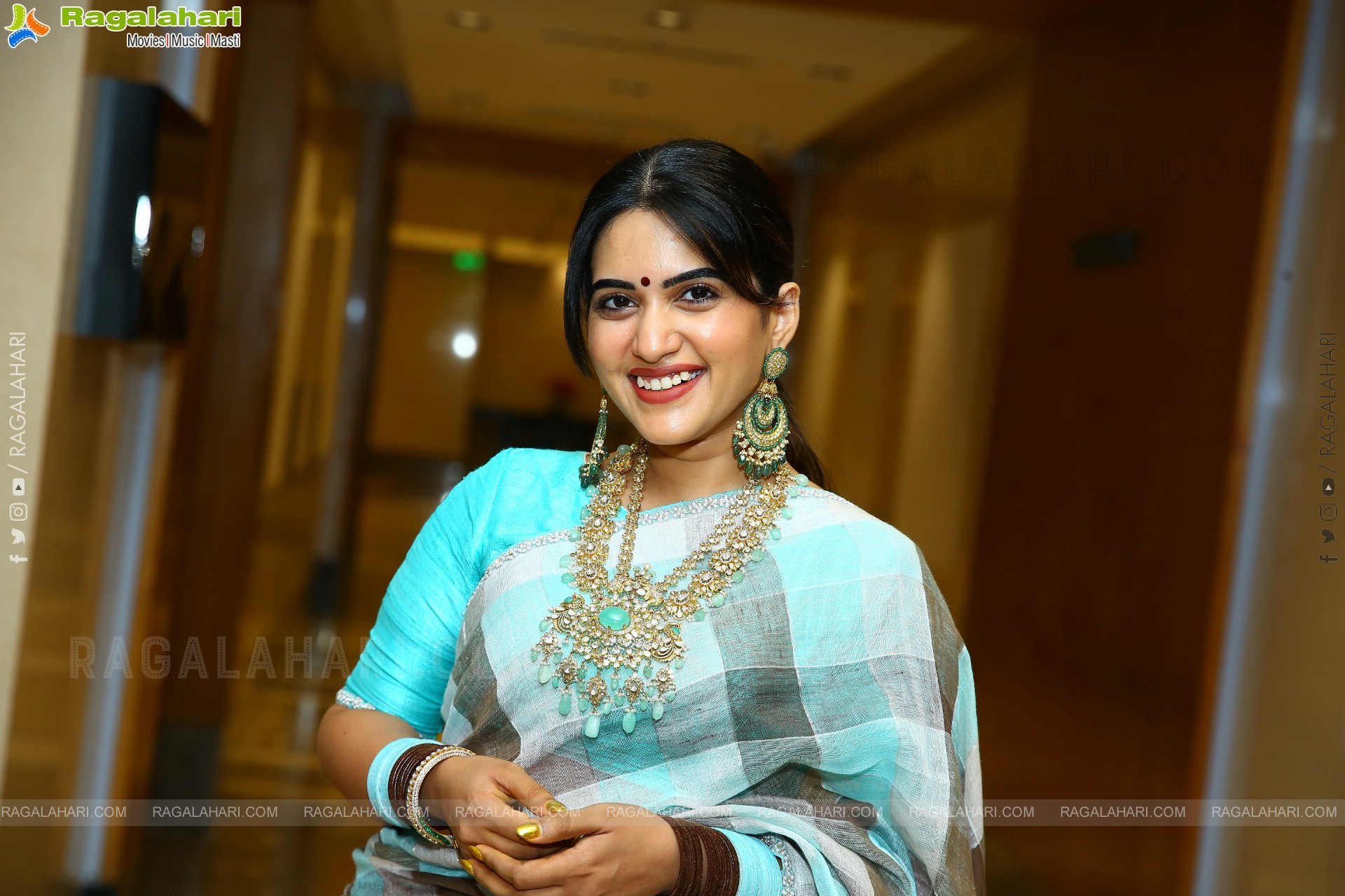 Sravanthi Chokarapu at Hi Life Jewels Event, HD Gallery