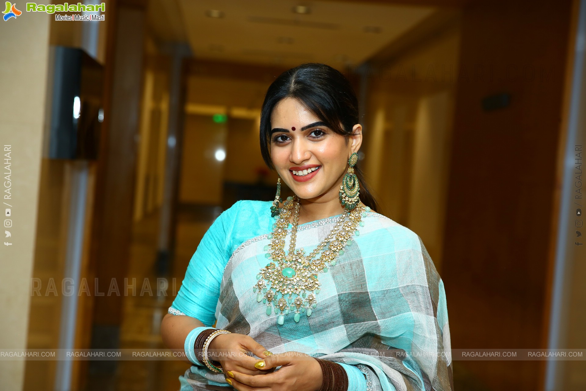 Sravanthi Chokarapu at Hi Life Jewels Event, HD Gallery