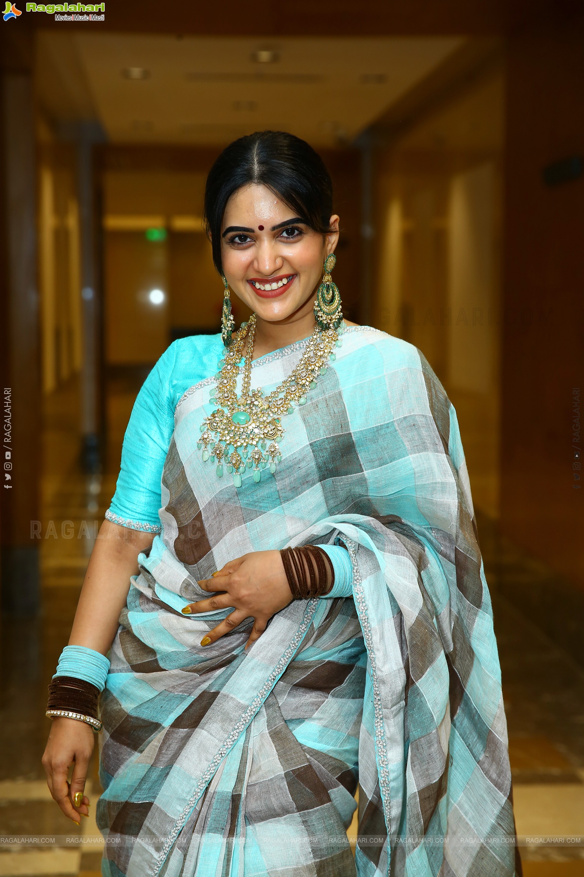 Sravanthi Chokarapu at Hi Life Jewels Event, HD Gallery