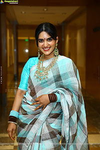 Sravanthi Chokarapu at Hi Life Jewels Event, HD Gallery