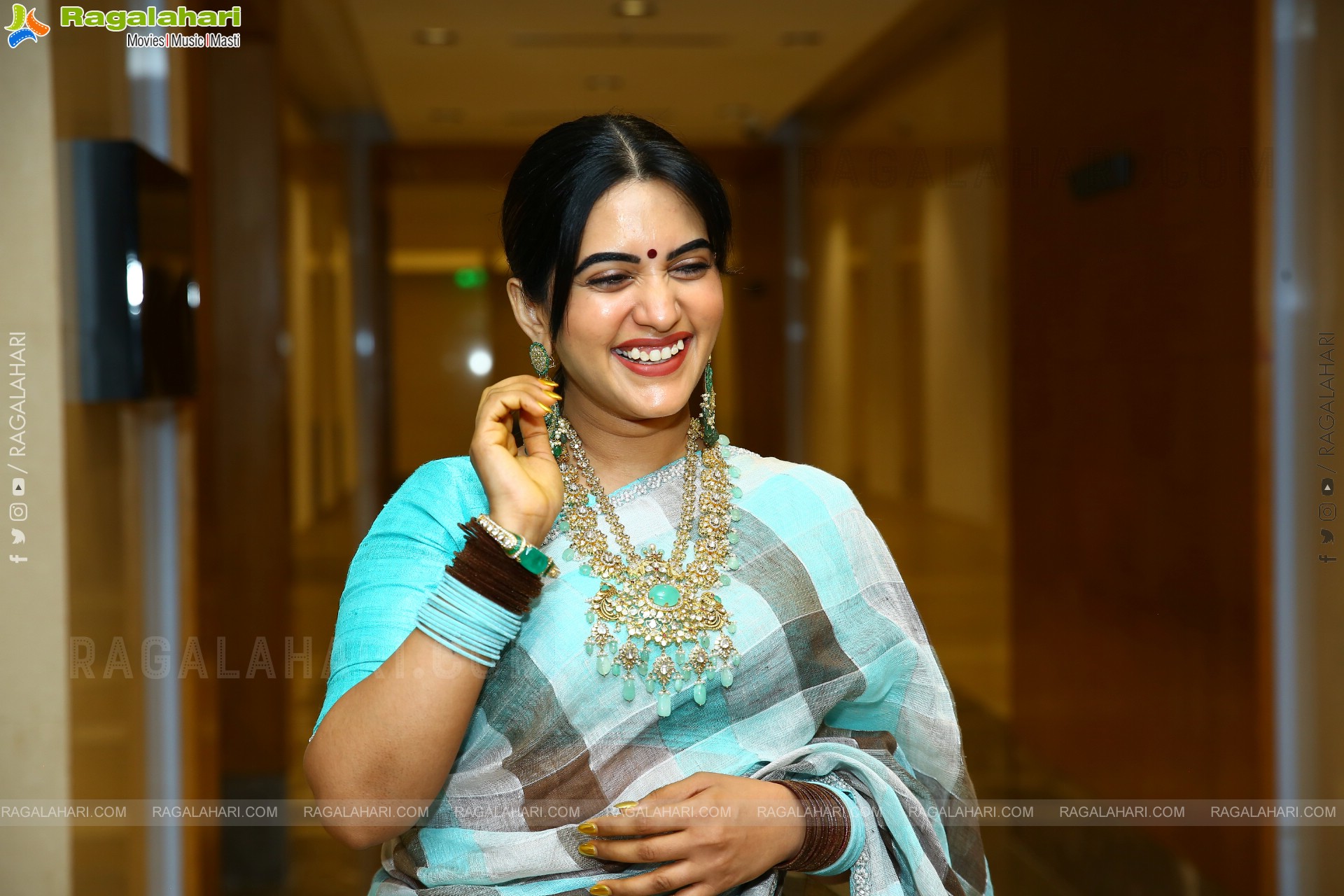 Sravanthi Chokarapu at Hi Life Jewels Event, HD Gallery