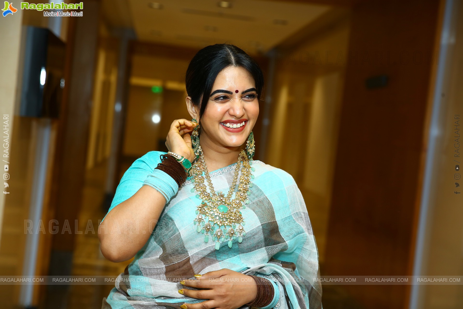 Sravanthi Chokarapu at Hi Life Jewels Event, HD Gallery