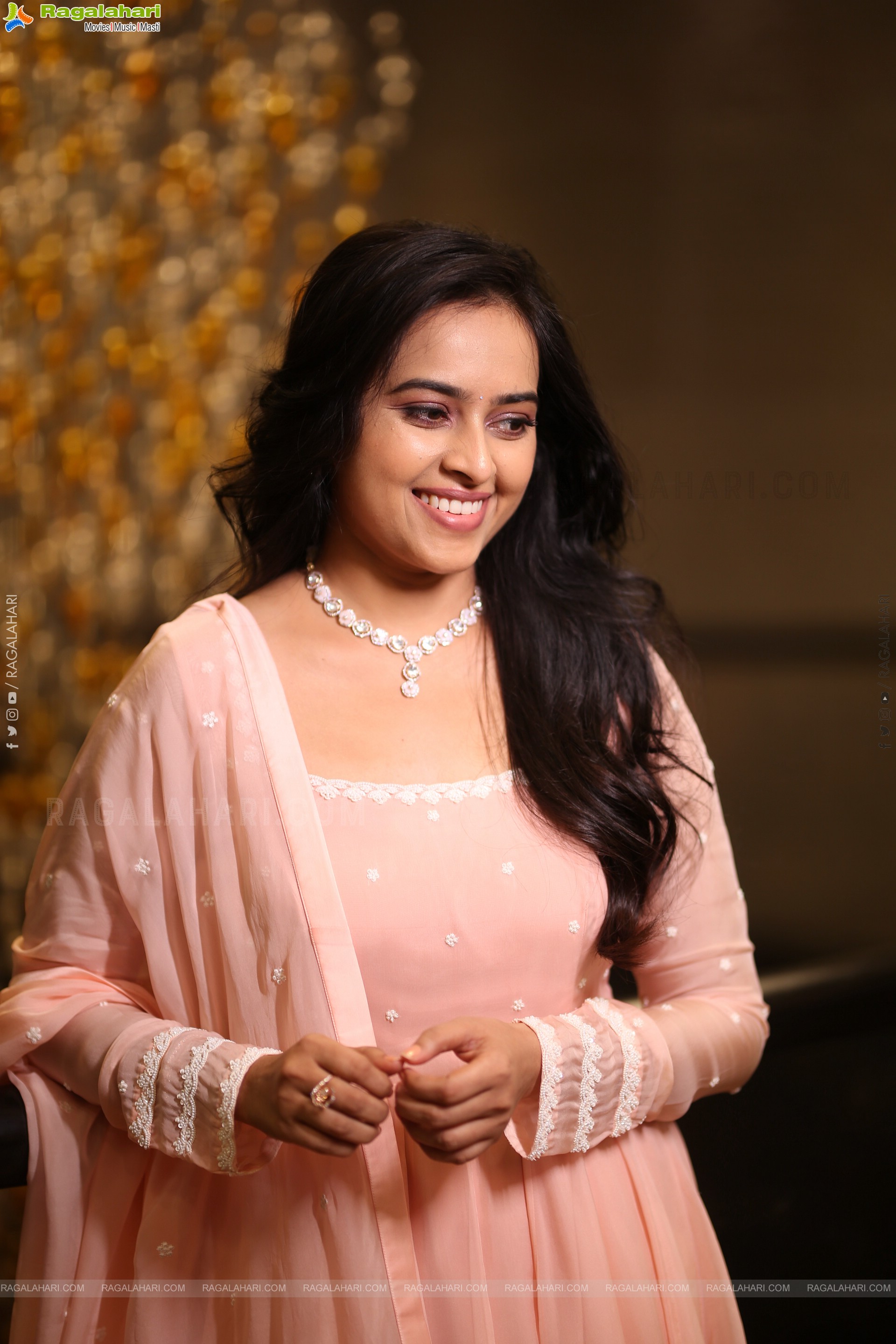 Heroine Sri Divya at Sathyam Sundaram Pre Release Event, HD Gallery