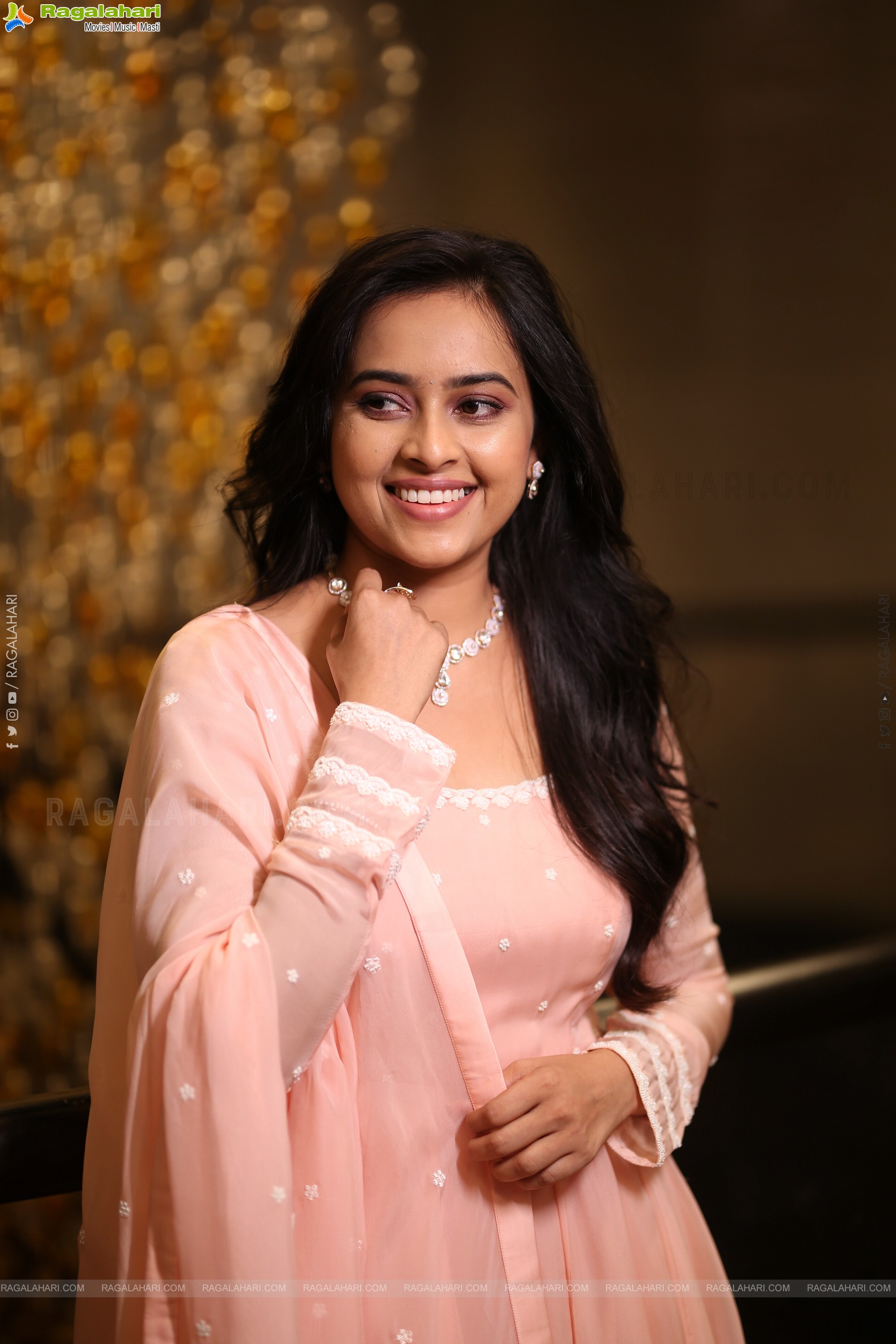 Heroine Sri Divya at Sathyam Sundaram Pre Release Event, HD Gallery