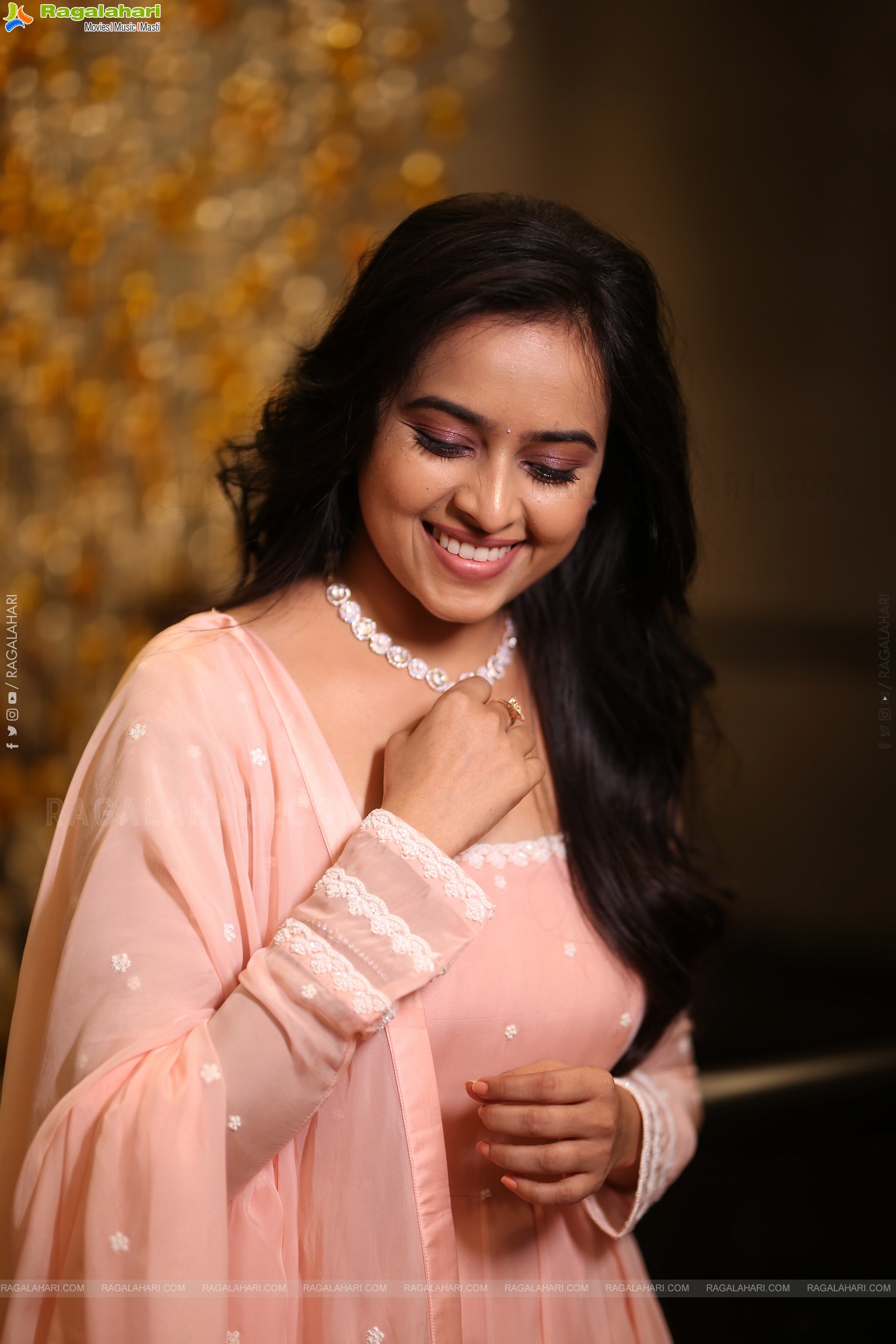 Heroine Sri Divya at Sathyam Sundaram Pre Release Event, HD Gallery