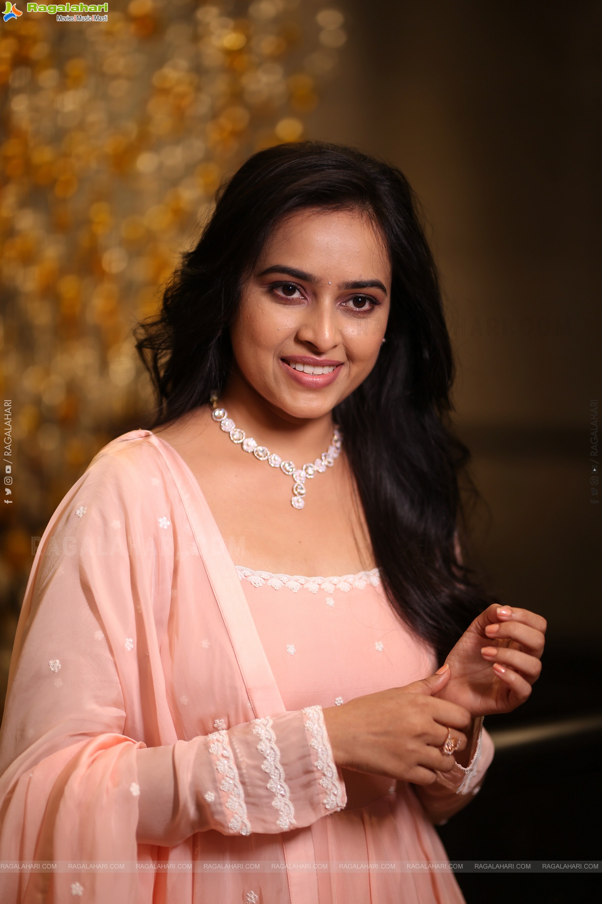 Heroine Sri Divya at Sathyam Sundaram Pre Release Event, HD Gallery