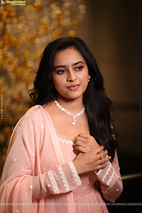 Heroine Sri Divya at Sathyam Sundaram Pre Release Event