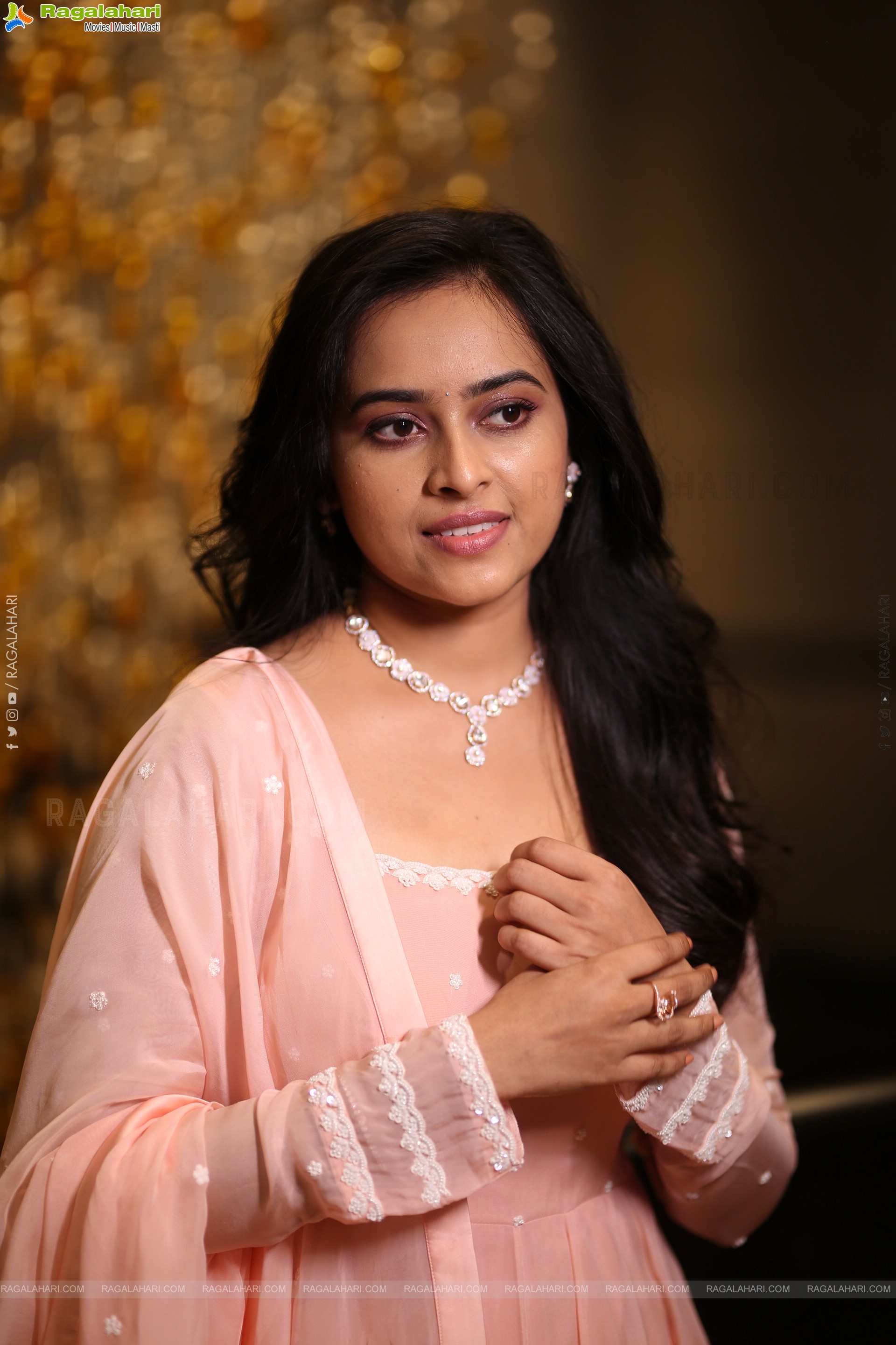 Heroine Sri Divya at Sathyam Sundaram Pre Release Event, HD Gallery