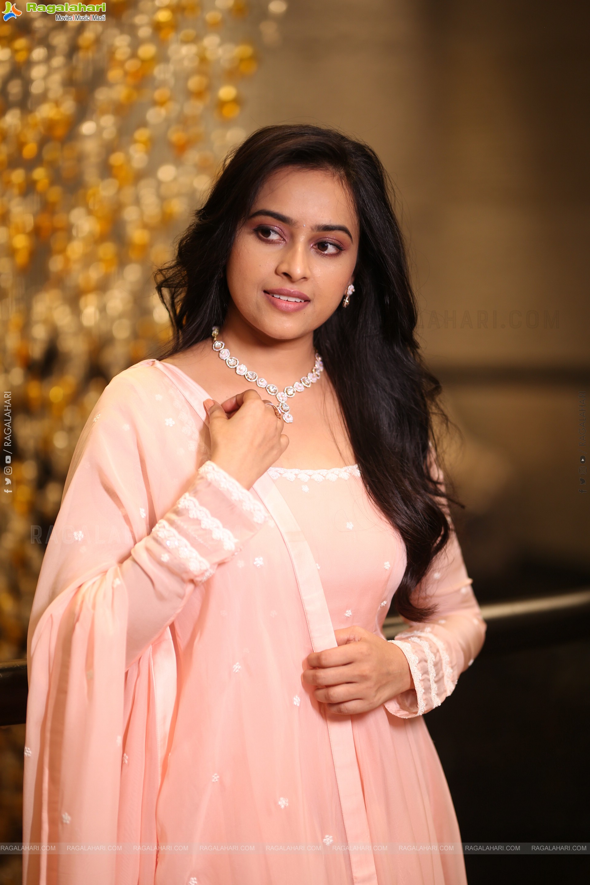 Heroine Sri Divya at Sathyam Sundaram Pre Release Event, HD Gallery