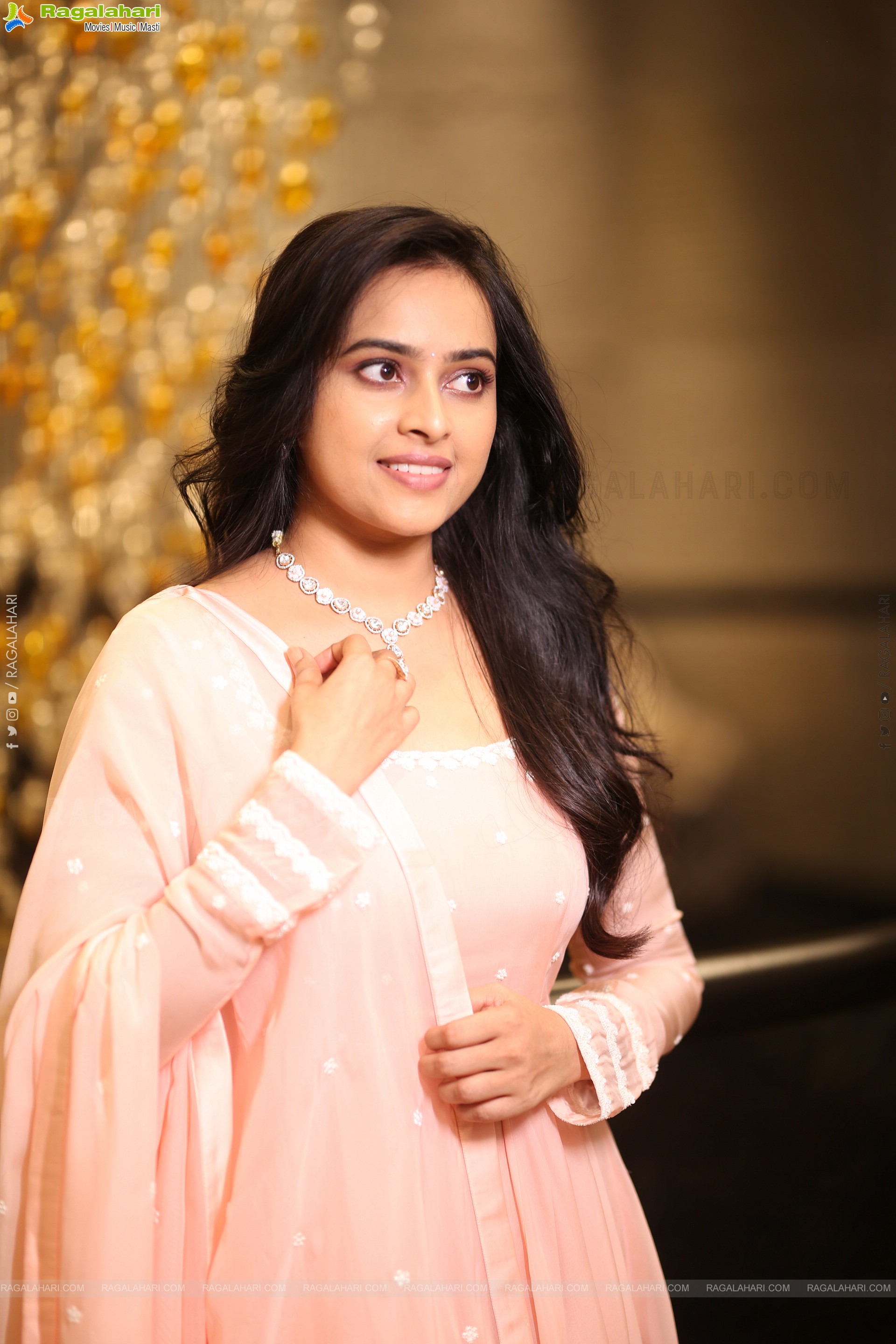 Heroine Sri Divya at Sathyam Sundaram Pre Release Event, HD Gallery