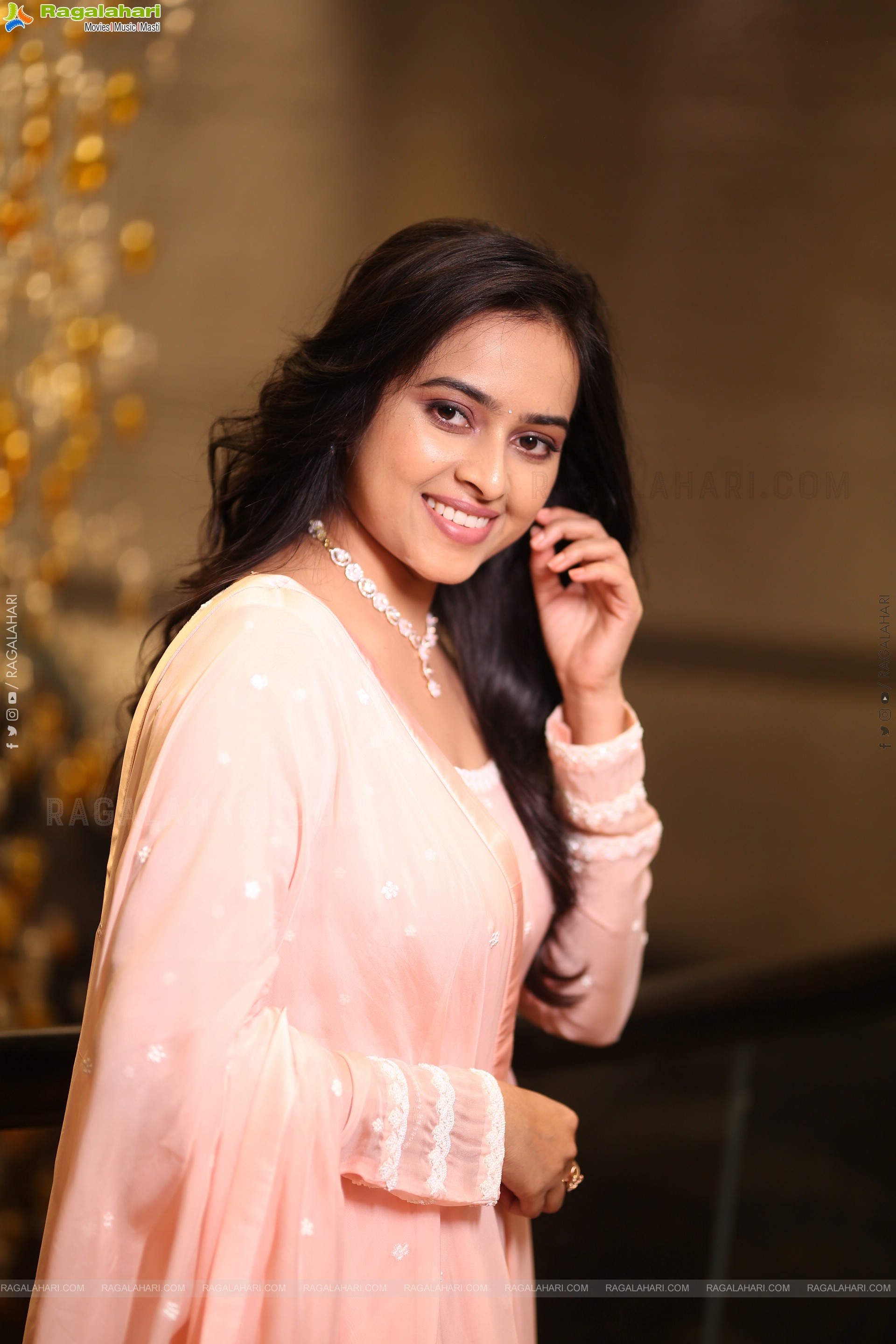 Heroine Sri Divya at Sathyam Sundaram Pre Release Event, HD Gallery