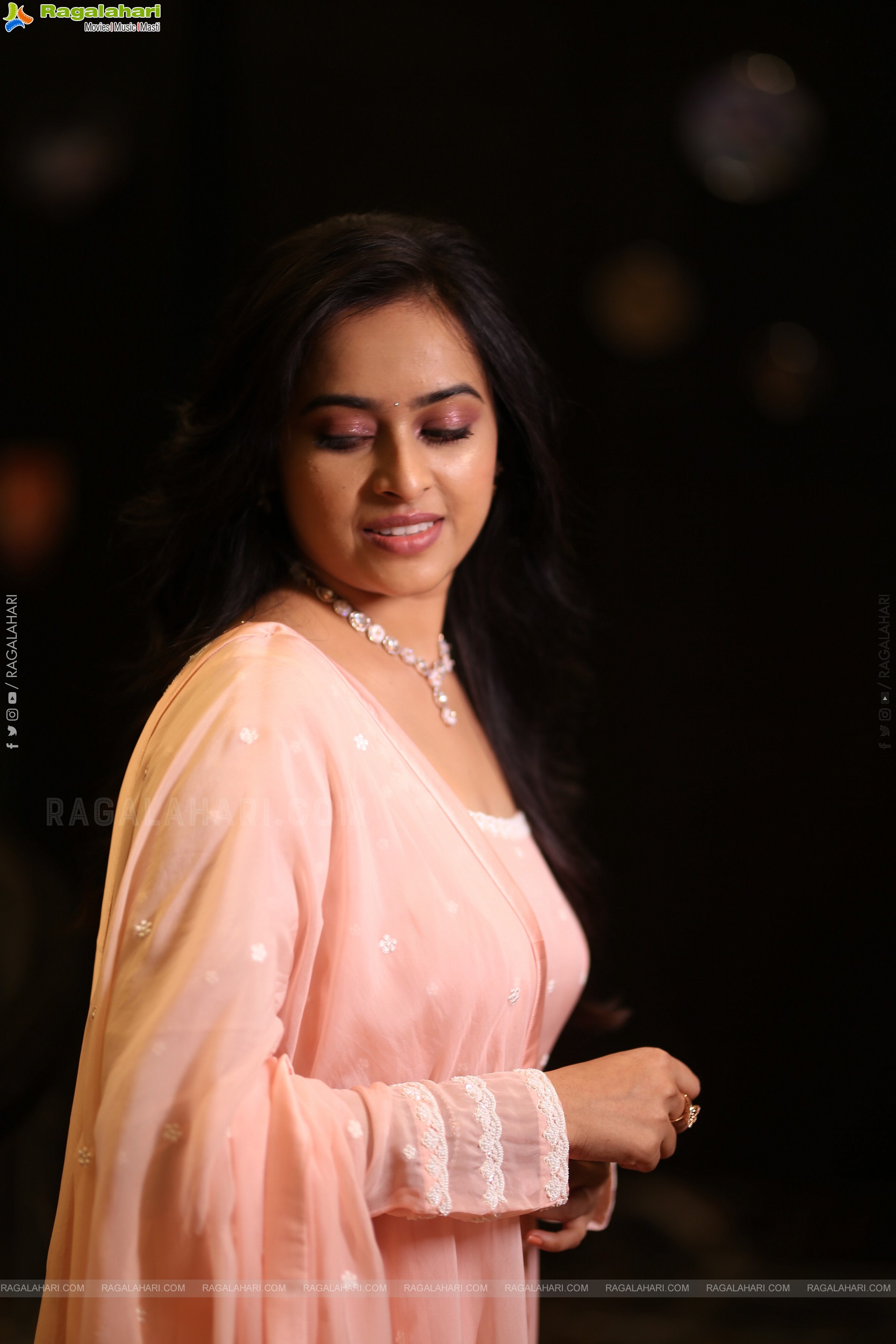 Heroine Sri Divya at Sathyam Sundaram Pre Release Event, HD Gallery