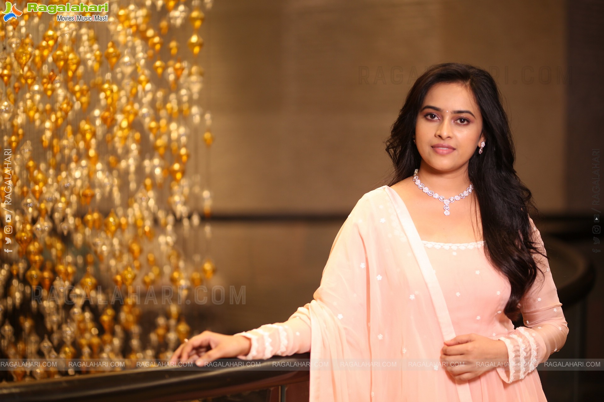 Heroine Sri Divya at Sathyam Sundaram Pre Release Event, HD Gallery