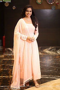 Heroine Sri Divya at Sathyam Sundaram Pre Release Event