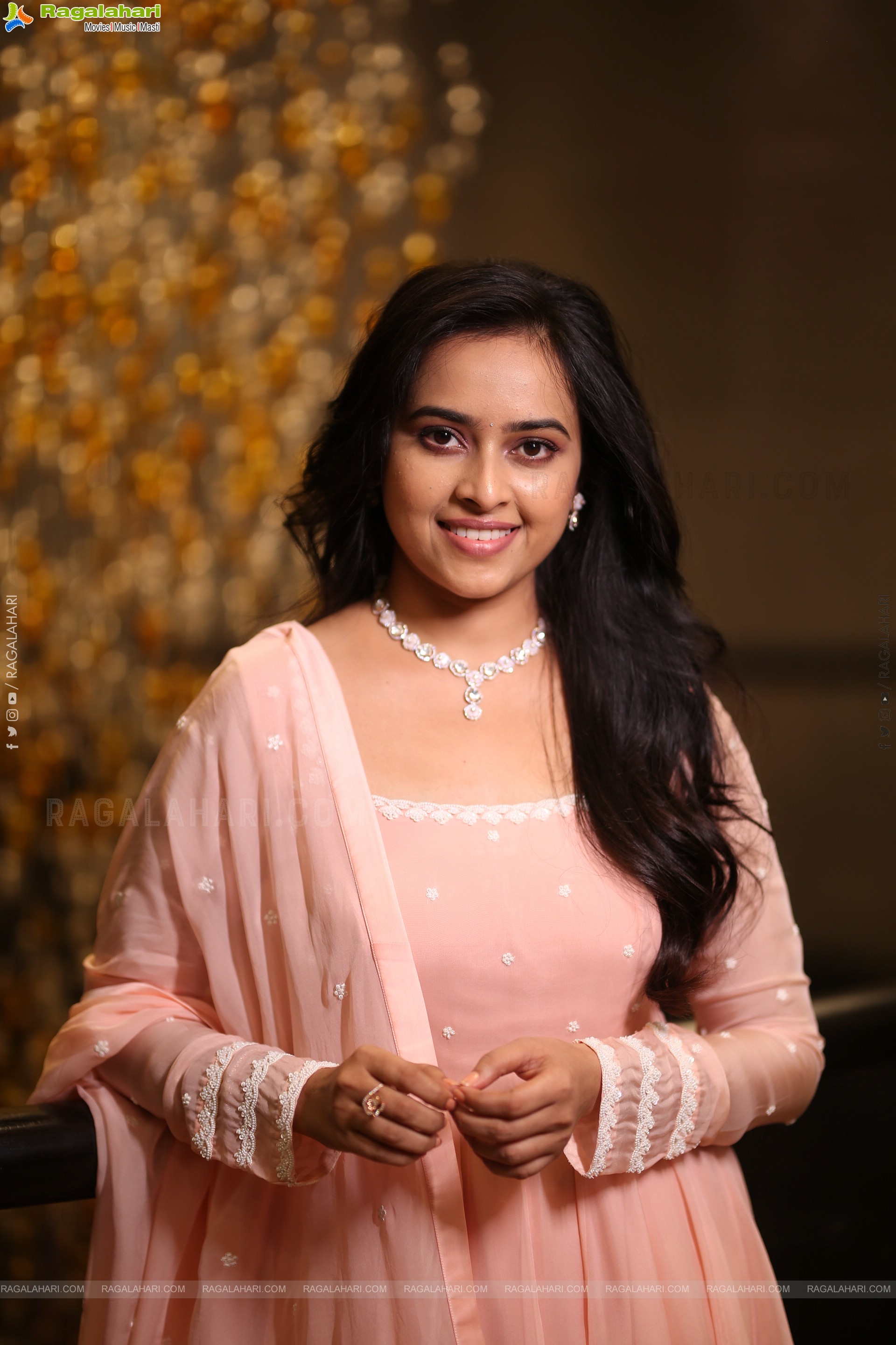 Heroine Sri Divya at Sathyam Sundaram Pre Release Event, HD Gallery