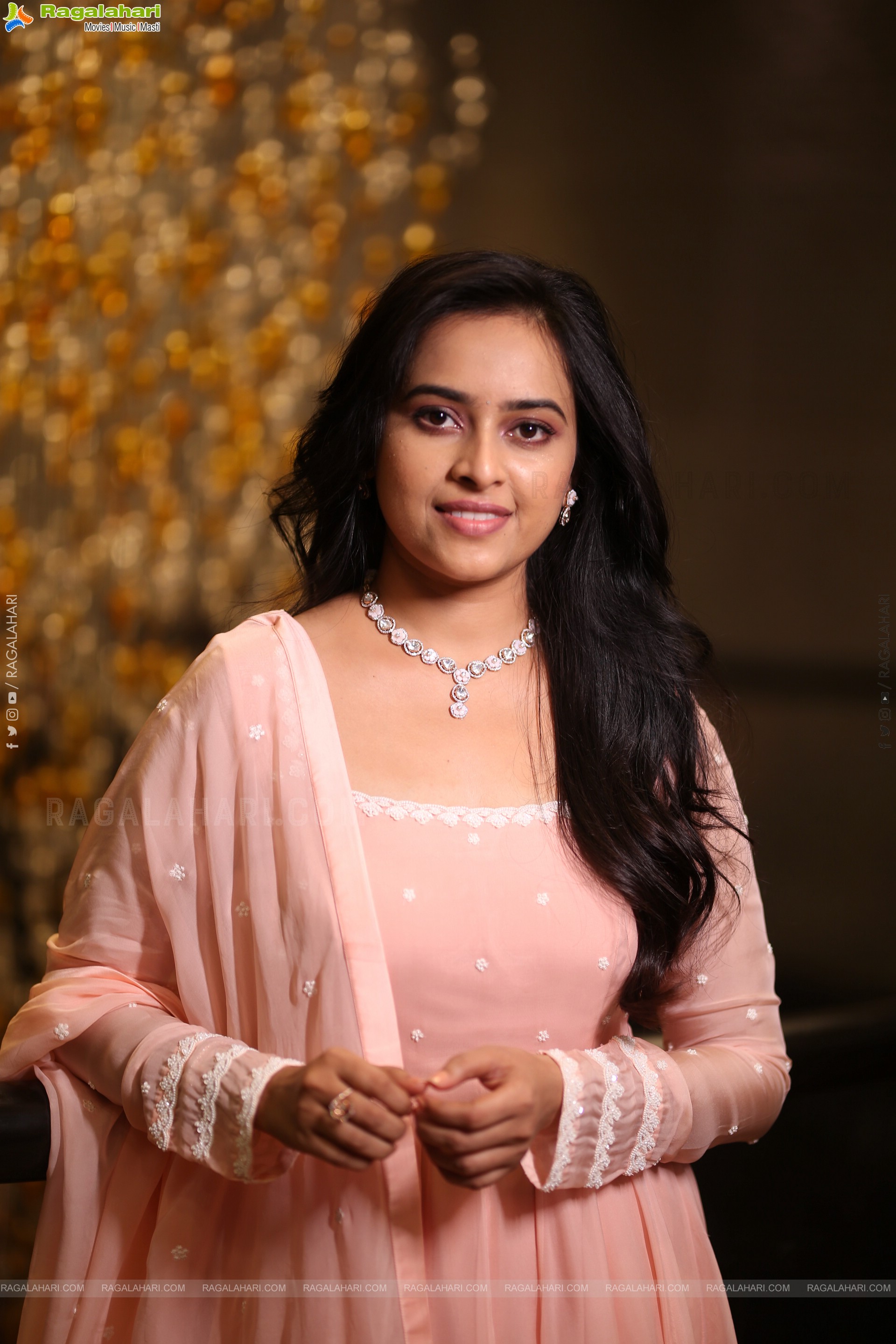 Heroine Sri Divya at Sathyam Sundaram Pre Release Event, HD Gallery