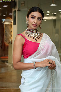 Tejaswi Madivada at Hi Life Jewels Launch Event, HD Gallery