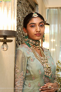 Aashrita Hotri Poses with Designer Jewellery, HD Gallery
