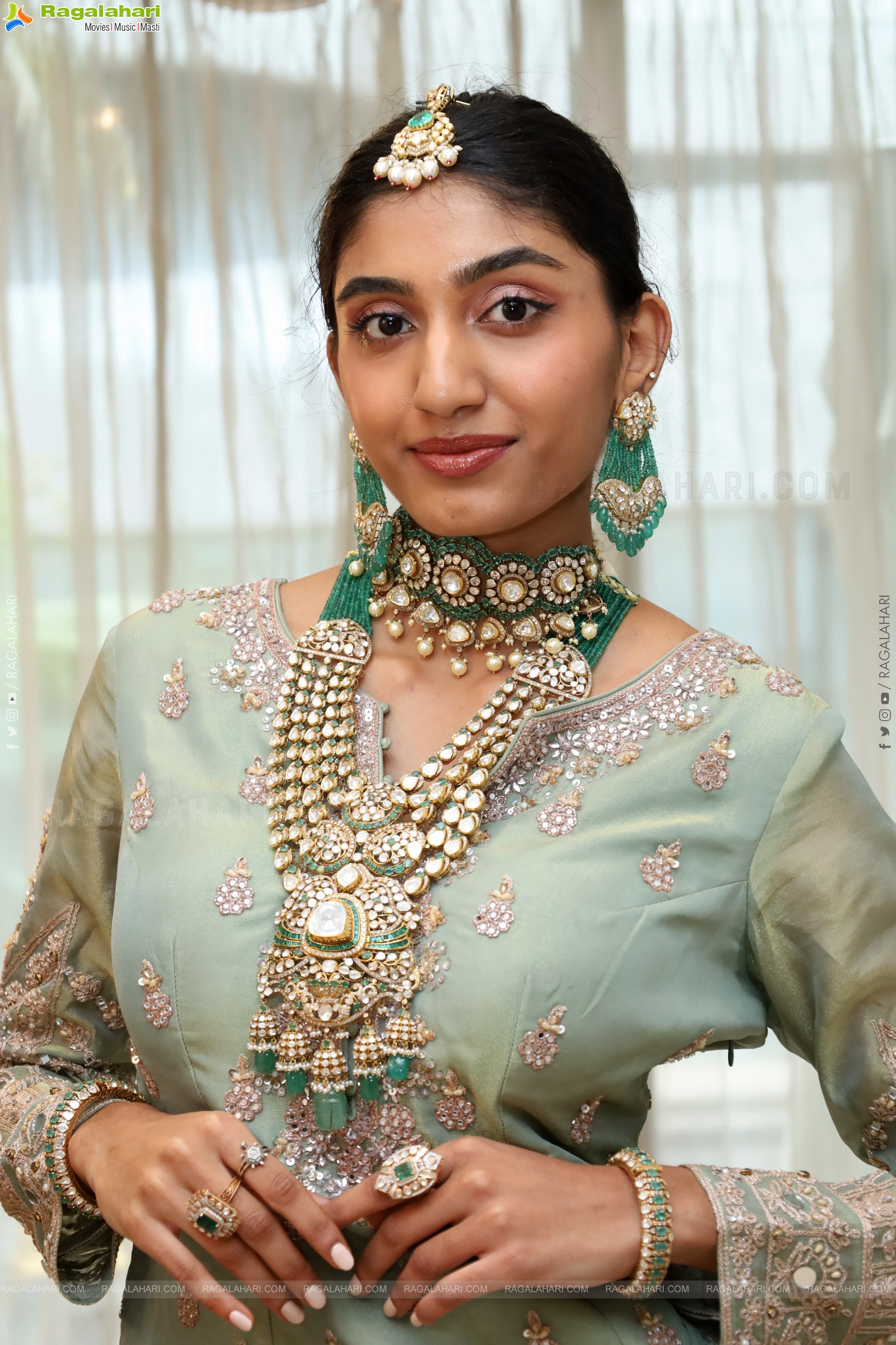 Aashrita Hotri Poses with Designer Jewellery, HD Gallery