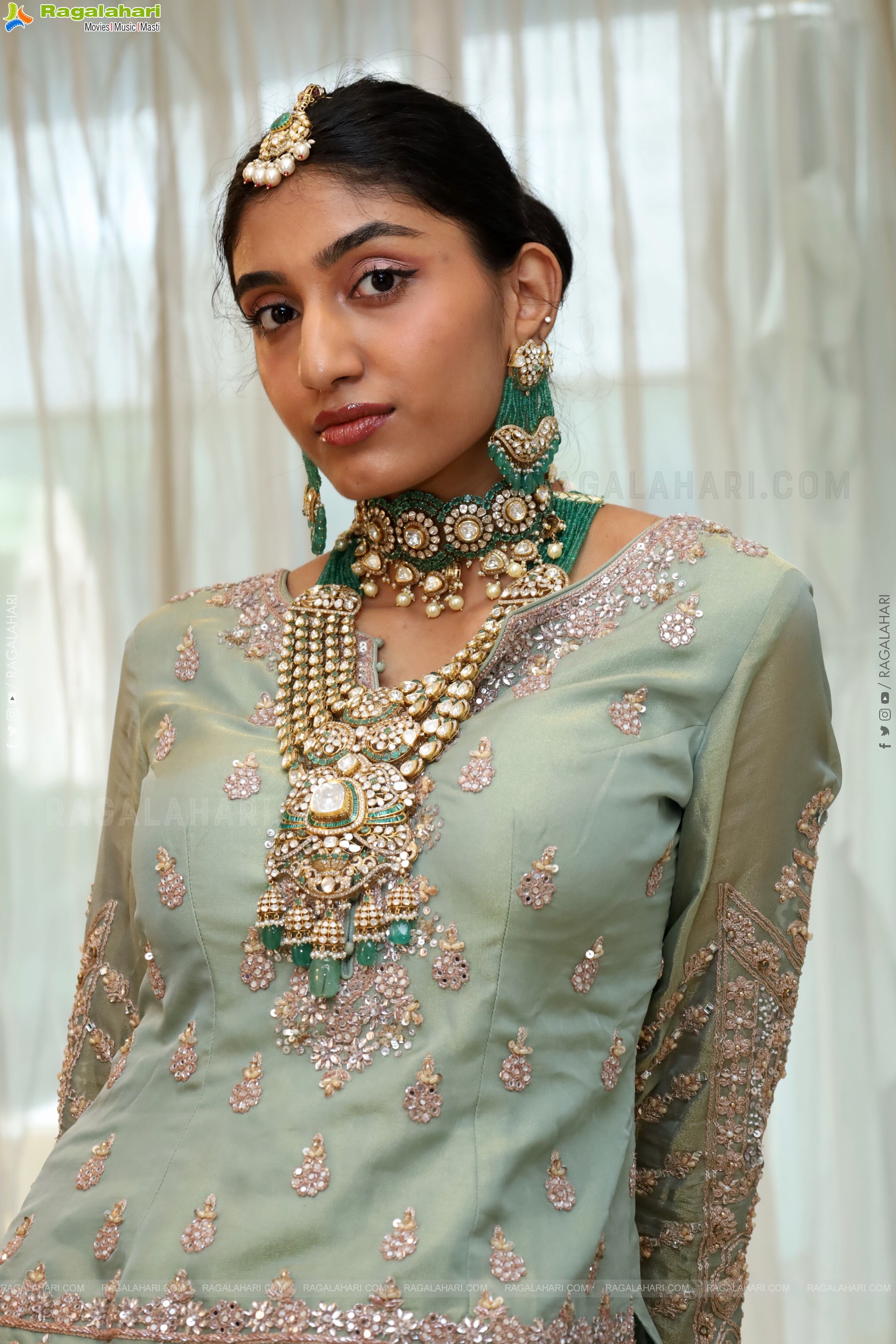 Aashrita Hotri Poses with Designer Jewellery, HD Gallery