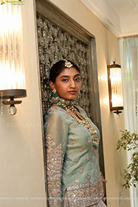 Aashrita Hotri Poses with Designer Jewellery, HD Gallery