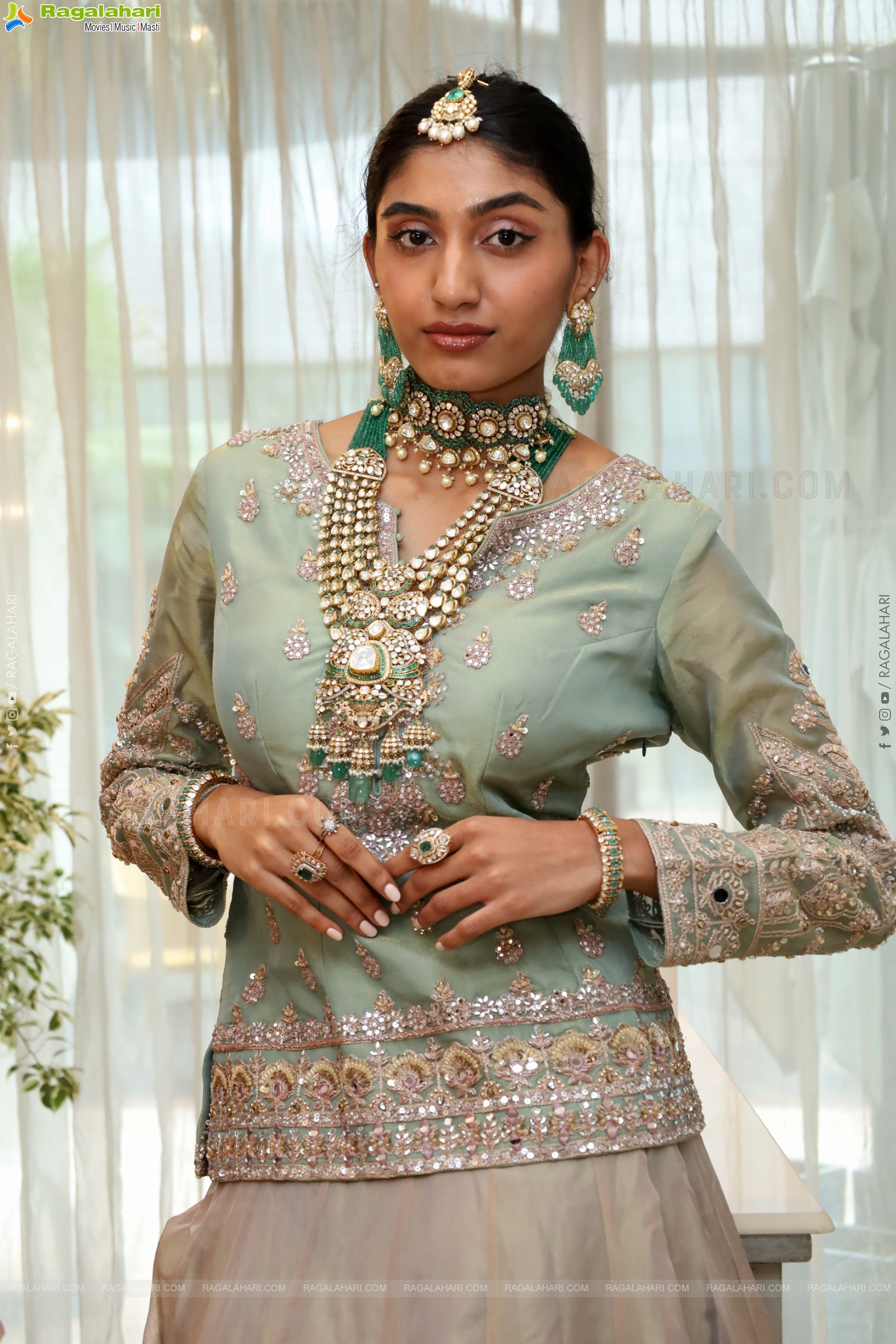 Aashrita Hotri Poses with Designer Jewellery, HD Gallery