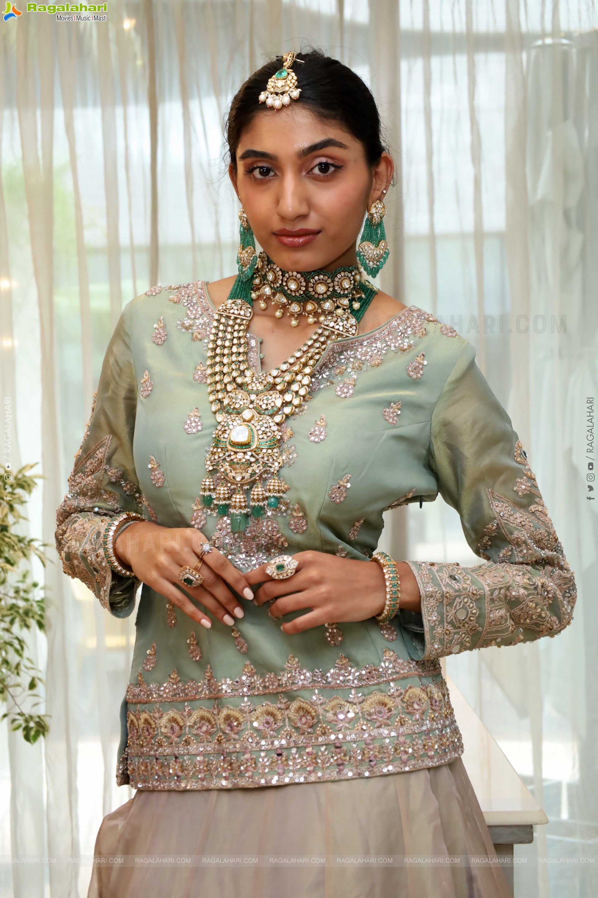 Aashrita Hotri Poses with Designer Jewellery, HD Gallery