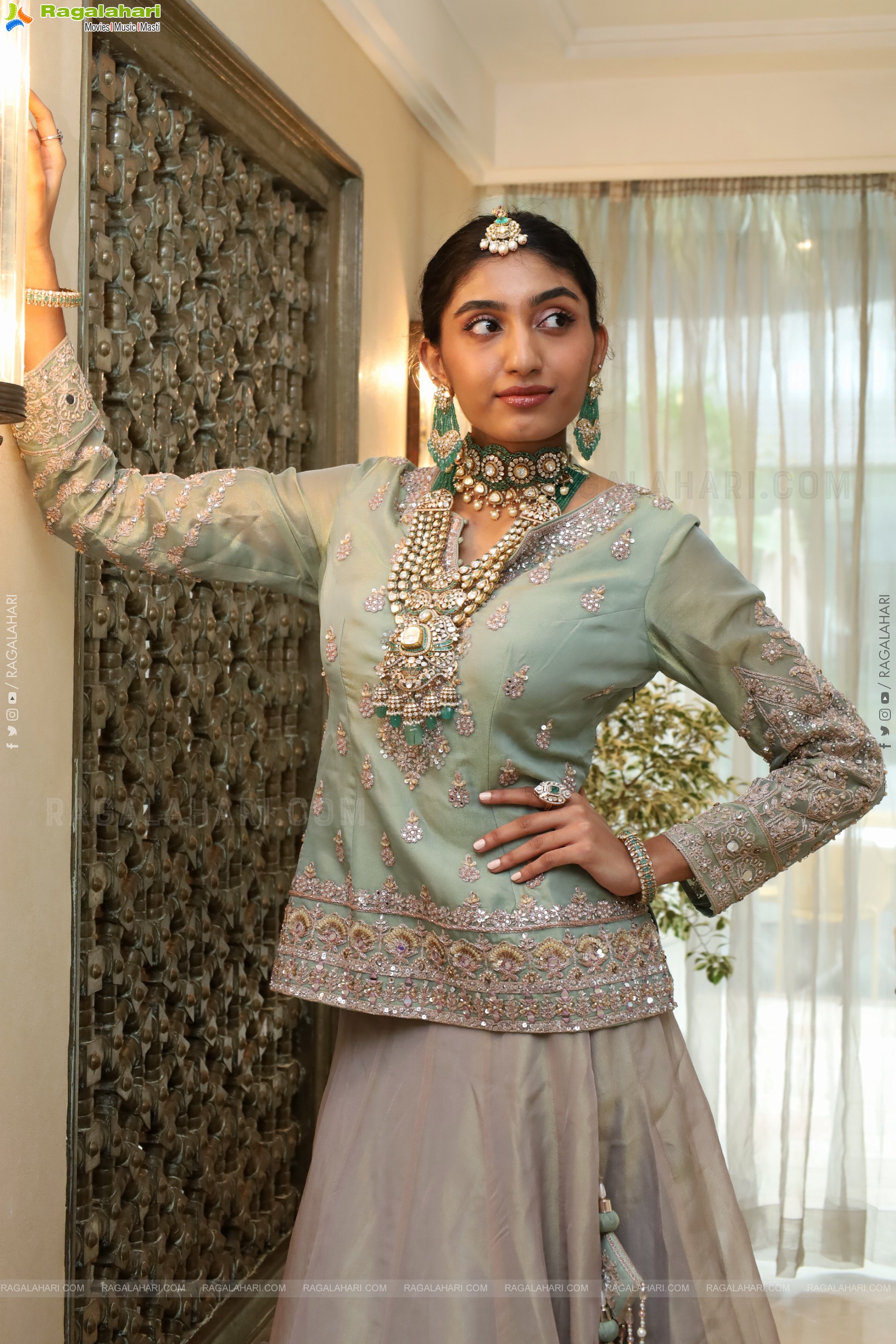 Aashrita Hotri Poses with Designer Jewellery, HD Gallery