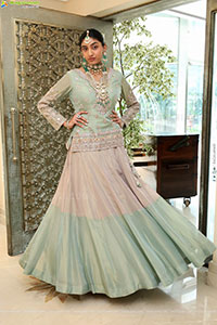Aashrita Hotri Poses with Designer Jewellery, HD Gallery