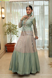 Aashrita Hotri Poses with Designer Jewellery, HD Gallery